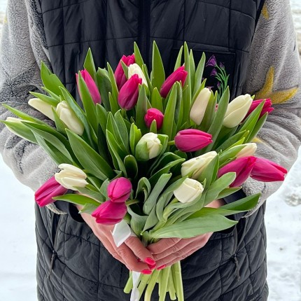 Букет из белых ирозовых тюльпанов - купить с доставкой в Набережных Челнах