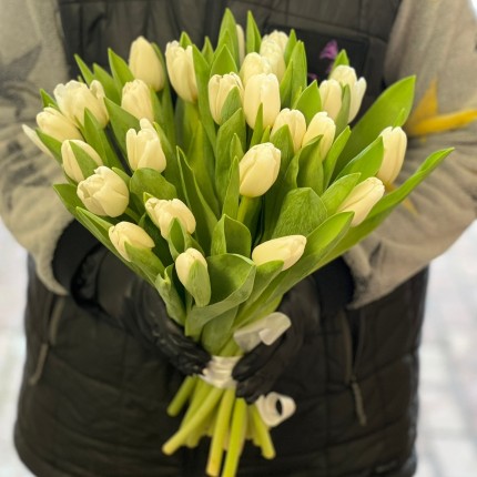 Букеты белых тюльпанов на 8 марта - купить с доставкой в Набережных Челнах